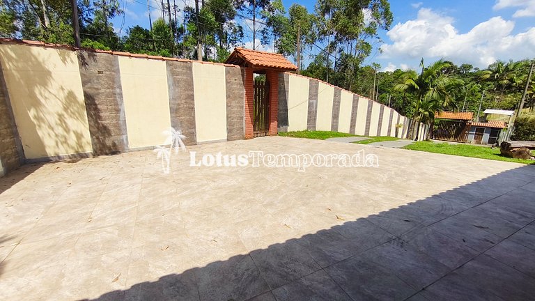 Chácara com piscina, conforto e lazer LT0085