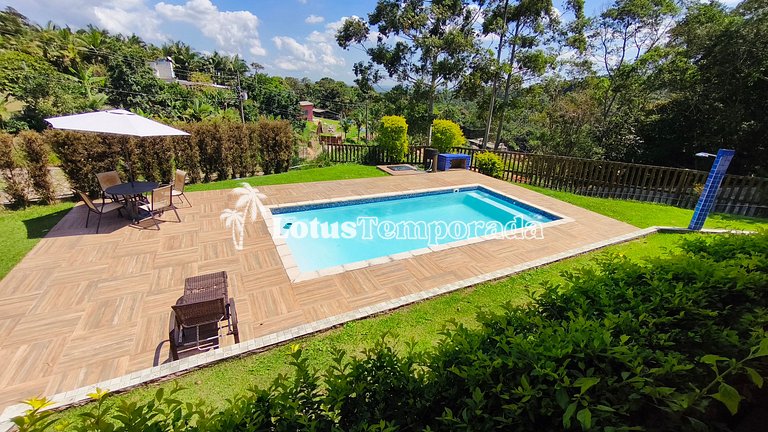 Chácara com piscina, conforto e lazer LT0085