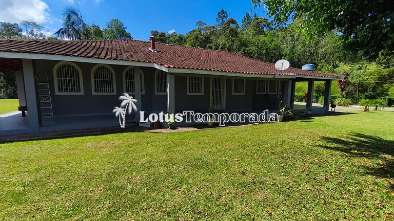 Sítio com piscina, ofurô e pesca esportiva LT0089