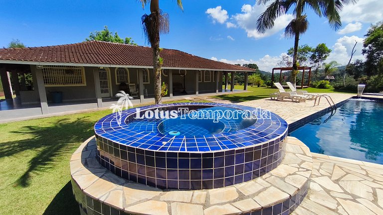Sítio com piscina, ofurô e pesca esportiva LT0089