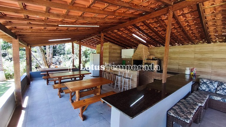 Sítio com piscina, ofurô e pesca esportiva LT0089