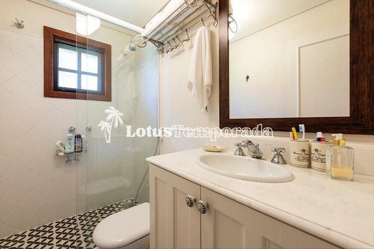 Chácara alto padrão exclusiva com 9 Suítes LT0092