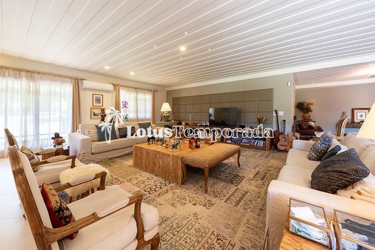 Chácara alto padrão exclusiva com 9 Suítes LT0092