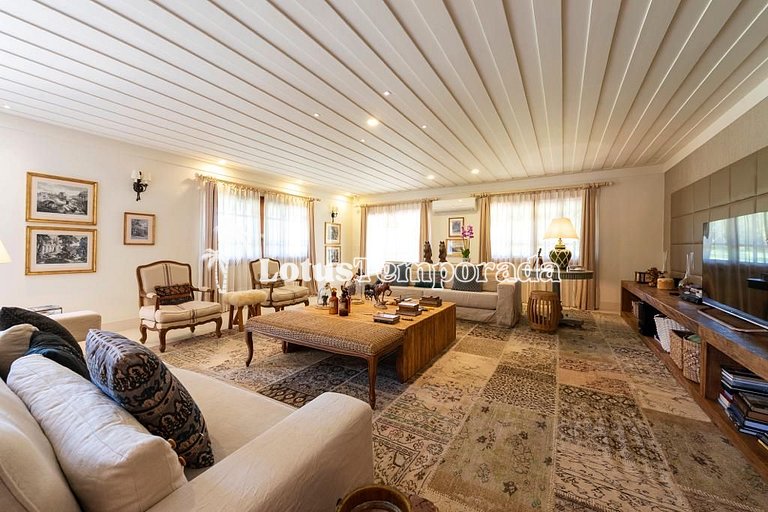 Chácara alto padrão exclusiva com 9 Suítes LT0092