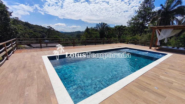 Chácara com jacuzzi aquecida e vista para montanha LT0094