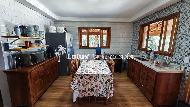 Chácara com jacuzzi e vista para montanha LT0094