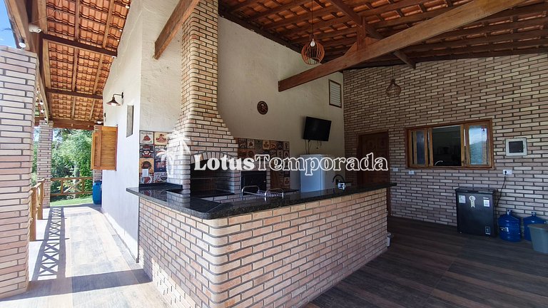 Chácara com jacuzzi aquecida e vista para montanha LT0094
