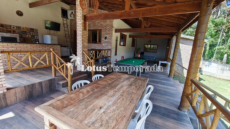 Chácara com jacuzzi e vista para montanha LT0094