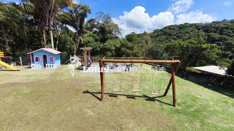 Chácara com jacuzzi aquecida e vista para montanha LT0094