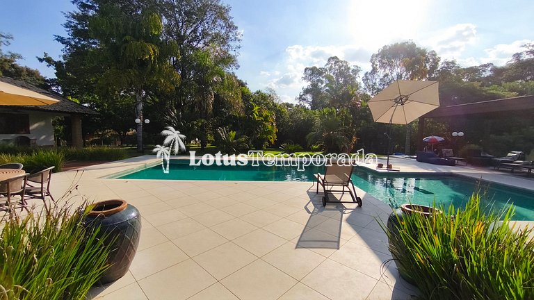 Casa exclusiva com 9 suítes e piscina aquecida LT0092