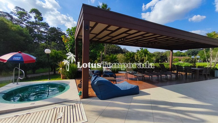 Casa exclusiva com 9 suítes e piscina aquecida LT0092