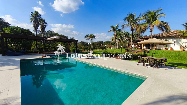 Casa exclusiva com 9 suítes e piscina aquecida LT0092