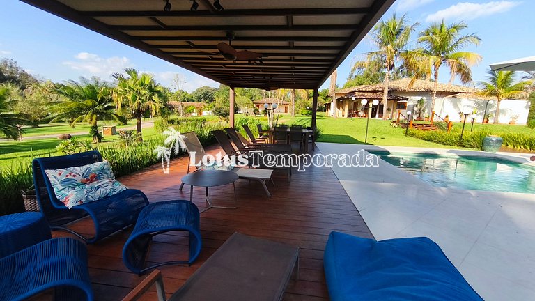 Casa exclusiva com 9 suítes e piscina aquecida LT0092