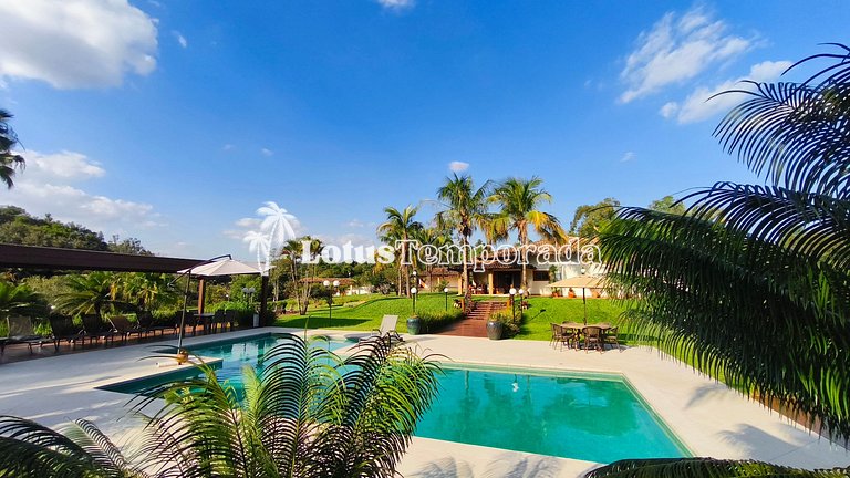 Casa exclusiva com 9 suítes e piscina aquecida LT0092