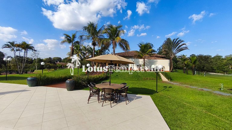 Casa exclusiva com 9 suítes e piscina aquecida LT0092