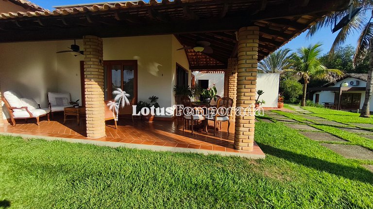 Casa exclusiva com 9 suítes e piscina aquecida LT0092
