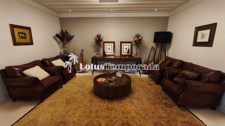 Casa exclusiva com 9 suítes e piscina aquecida LT0092