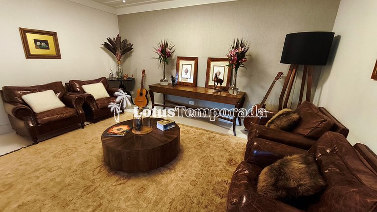 Casa exclusiva com 9 suítes e piscina aquecida LT0092