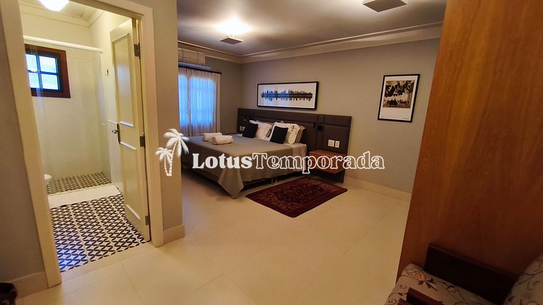 Casa exclusiva com 9 suítes e piscina aquecida LT0092