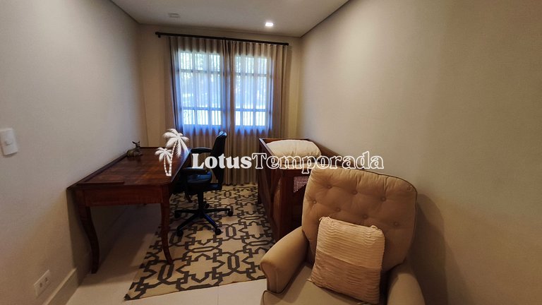 Casa exclusiva com 9 suítes e piscina aquecida LT0092