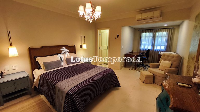 Casa exclusiva com 9 suítes e piscina aquecida LT0092