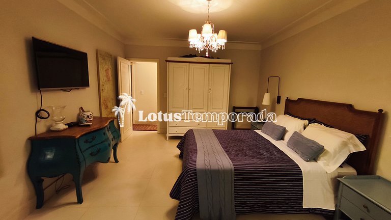 Casa exclusiva com 9 suítes e piscina aquecida LT0092