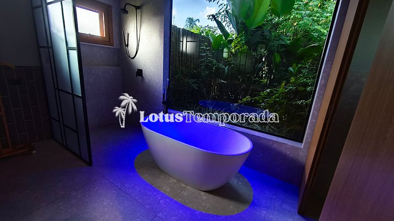 Casa exclusiva com 9 suítes e piscina aquecida LT0092