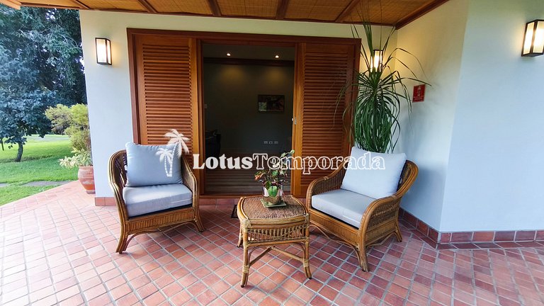 Casa exclusiva com 9 suítes e piscina aquecida LT0092