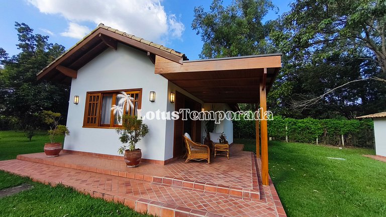 Casa exclusiva com 9 suítes e piscina aquecida LT0092