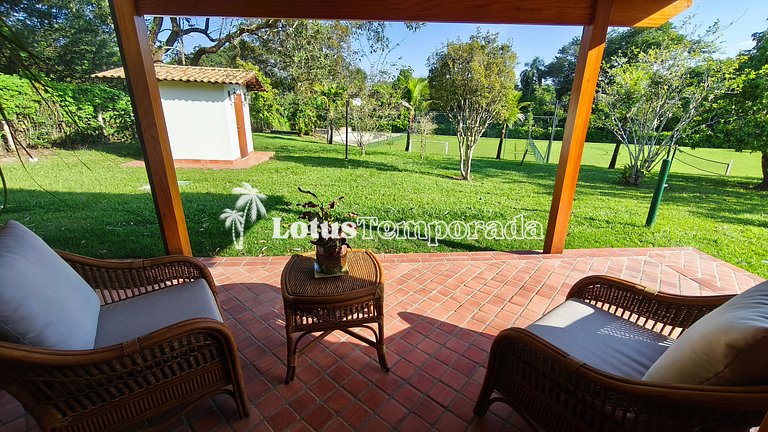 Casa exclusiva com 9 suítes e piscina aquecida LT0092