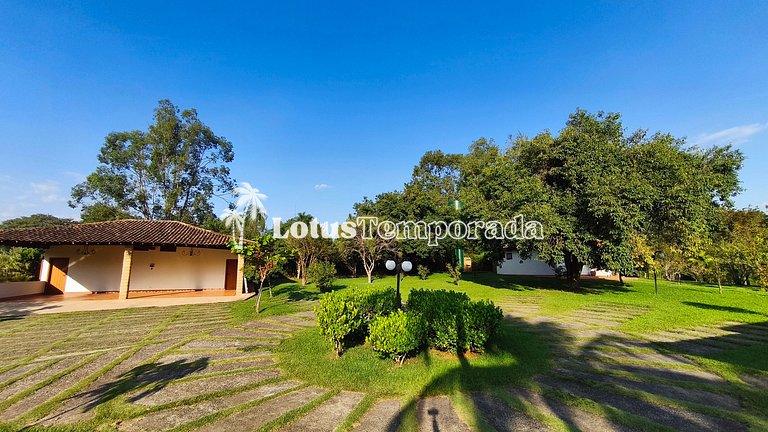 Casa exclusiva com 9 suítes e piscina aquecida LT0092