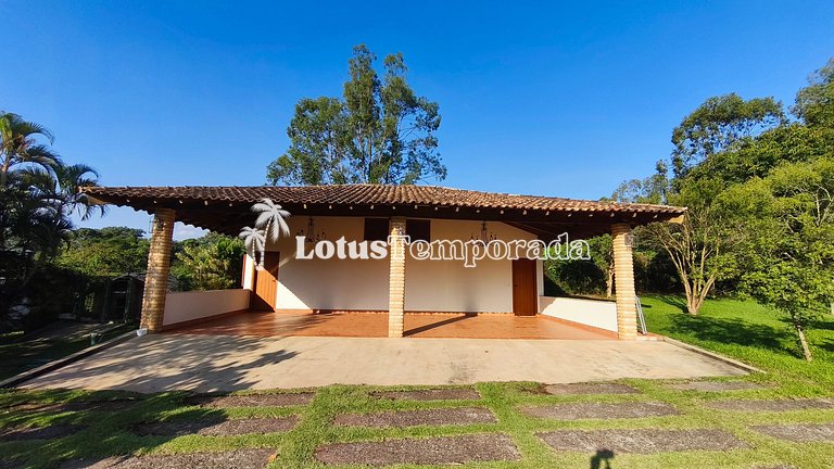 Casa exclusiva com 9 suítes e piscina aquecida LT0092