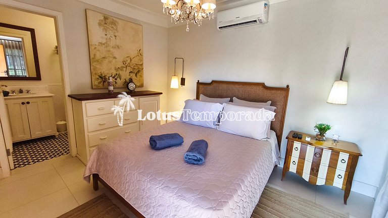 Casa exclusiva com 9 suítes e piscina aquecida LT0092