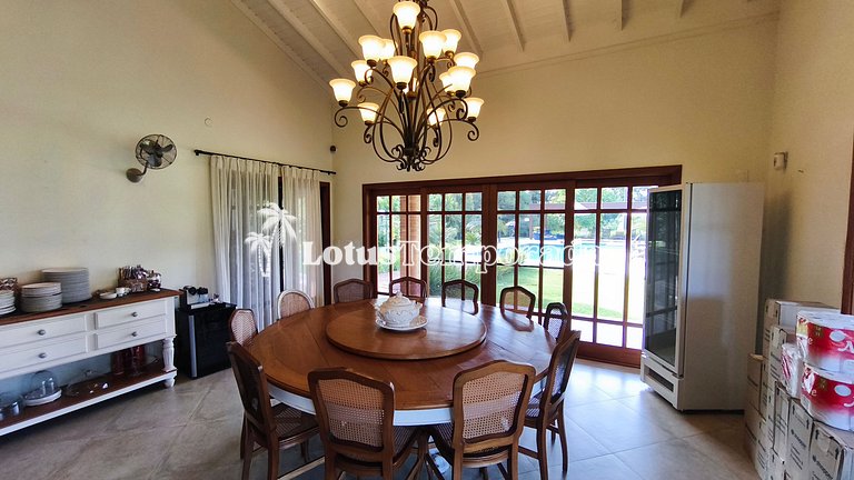 Casa exclusiva com 9 suítes e piscina aquecida LT0092