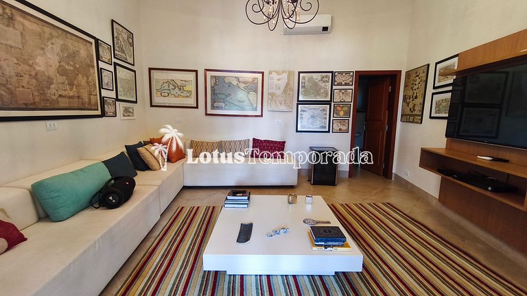 Casa exclusiva com 9 suítes e piscina aquecida LT0092