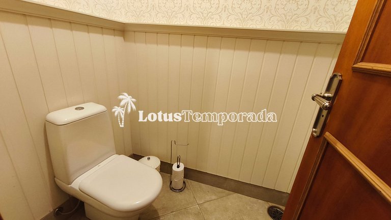 Casa exclusiva com 9 suítes e piscina aquecida LT0092