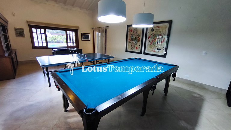Casa exclusiva com 9 suítes e piscina aquecida LT0092