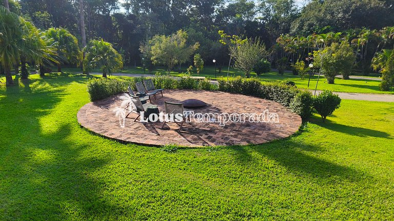 Casa exclusiva com 9 suítes e piscina aquecida LT0092