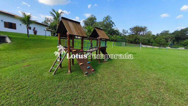 Casa exclusiva com 9 suítes e piscina aquecida LT0092