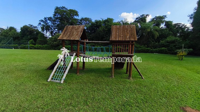 Casa exclusiva com 9 suítes e piscina aquecida LT0092