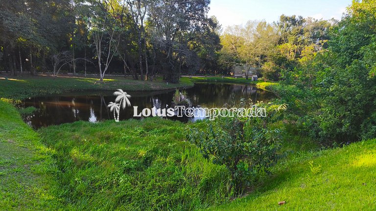 Casa exclusiva com 9 suítes e piscina aquecida LT0092