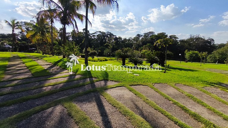 Casa exclusiva com 9 suítes e piscina aquecida LT0092