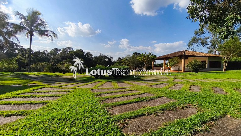 Casa exclusiva com 9 suítes e piscina aquecida LT0092