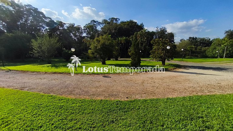 Casa exclusiva com 9 suítes e piscina aquecida LT0092