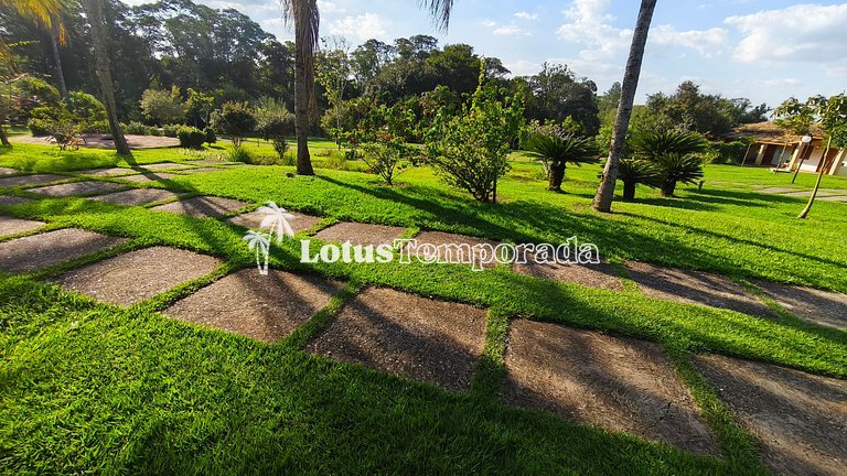 Casa exclusiva com 9 suítes e piscina aquecida LT0092