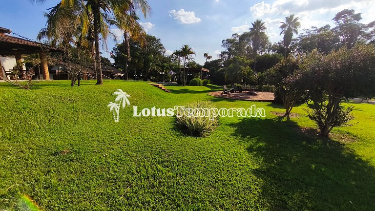 Casa exclusiva com 9 suítes e piscina aquecida LT0092