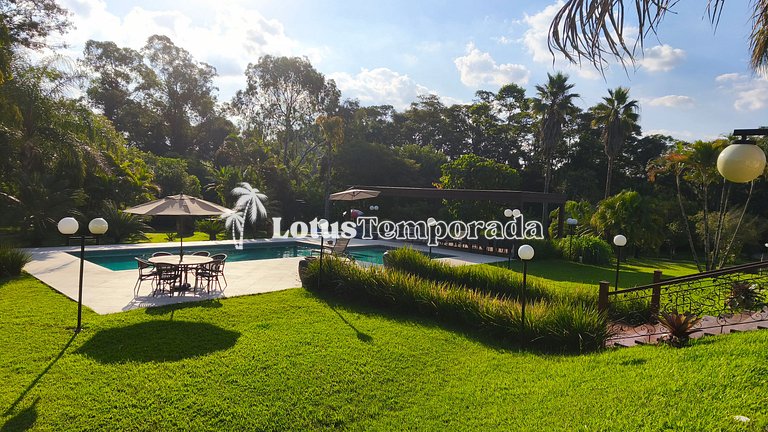 Casa exclusiva com 9 suítes e piscina aquecida LT0092