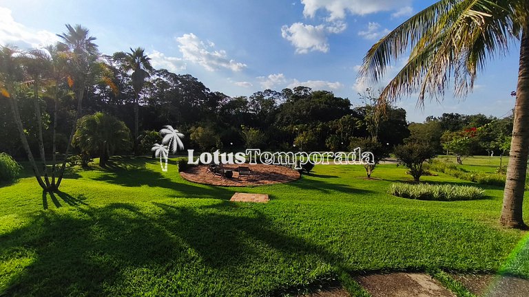 Casa exclusiva com 9 suítes e piscina aquecida LT0092