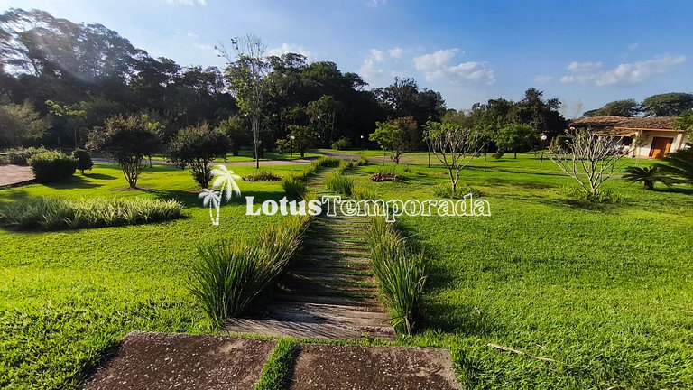 Casa exclusiva com 9 suítes e piscina aquecida LT0092