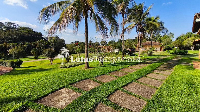 Casa exclusiva com 9 suítes e piscina aquecida LT0092